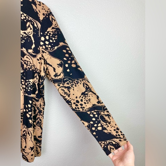 Chico's Women'a Large 2 Long Sleeve Cheetah Graphic Print Long Sleeve Top Soft - Picture 6 of 15